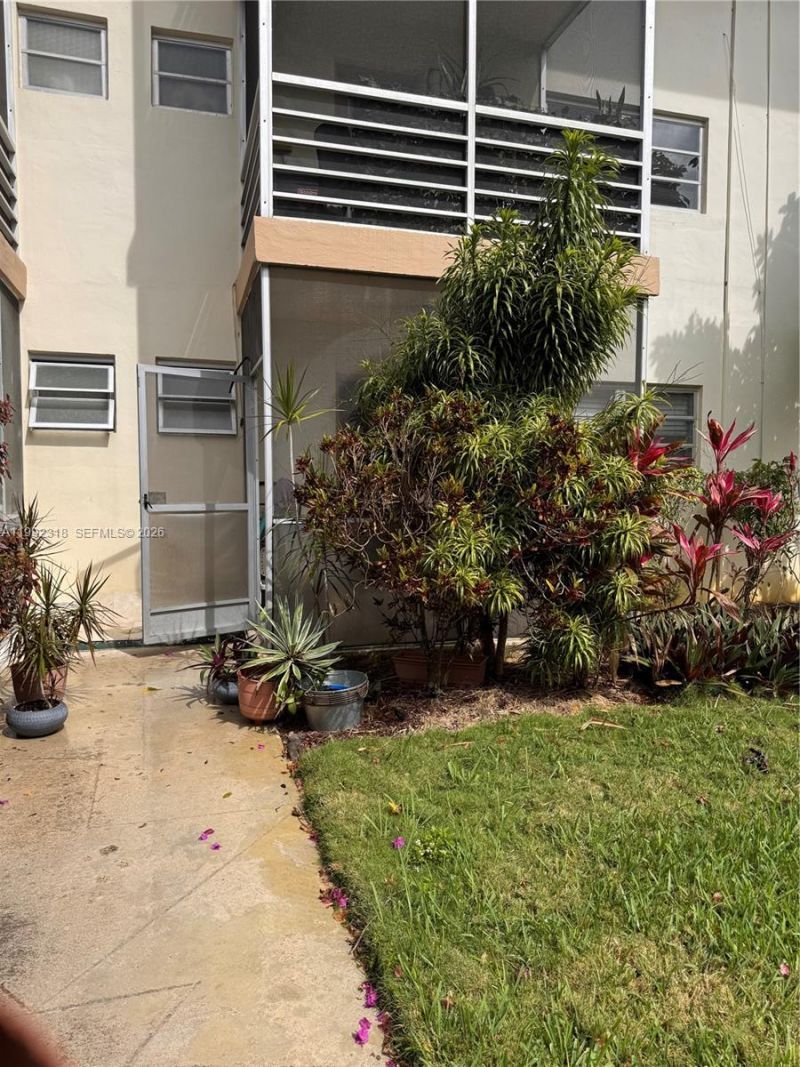 17090 NE 14th Ave , Unit 107, Miami, FL 33162 Photo