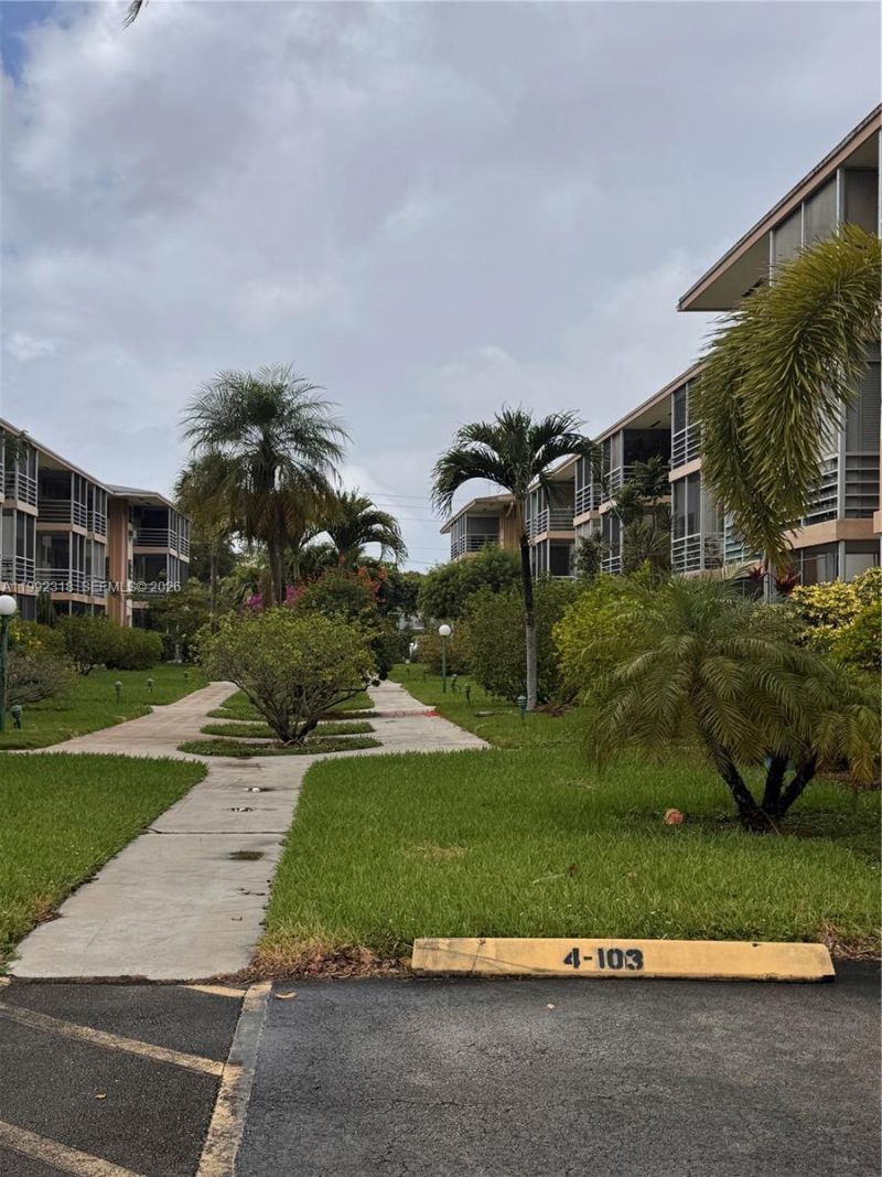 17090 NE 14th Ave , Unit 107, Miami, FL 33162 Photo
