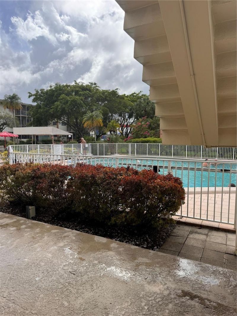 17090 NE 14th Ave , Unit 107, Miami, FL 33162 Photo