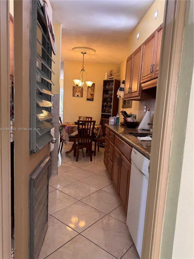 17090 NE 14th Ave , Unit 107, Miami, FL 33162 Photo