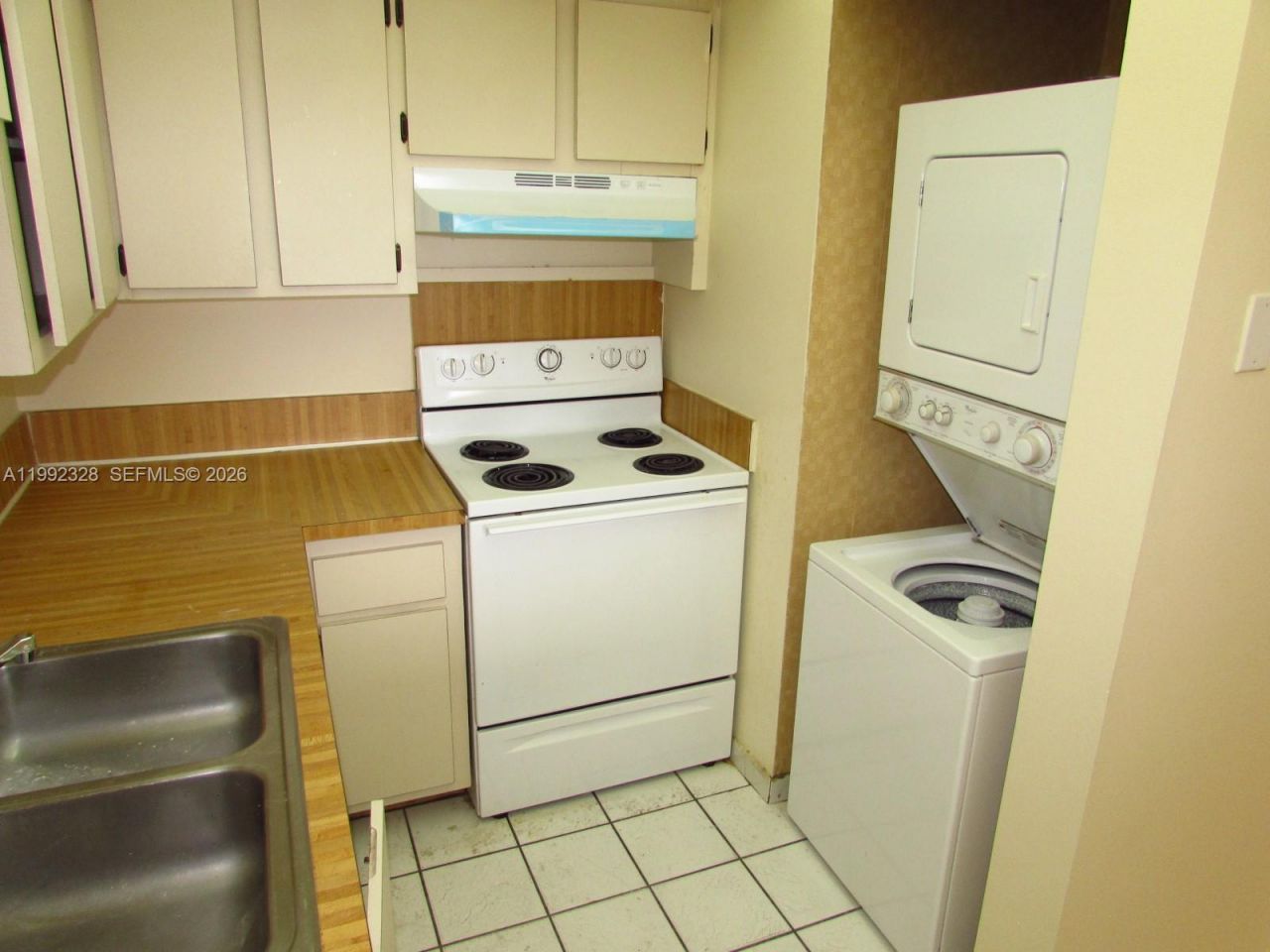 10090 NW 80th Ct, Unit 1560, Hialeah Gardens, FL 33016 Photo