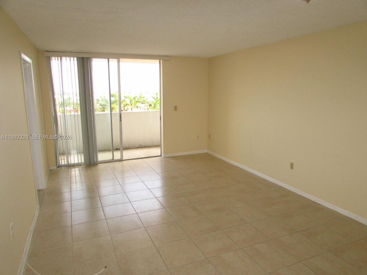 10090 NW 80th Ct, Unit 1560, Hialeah Gardens, FL 33016 Photo