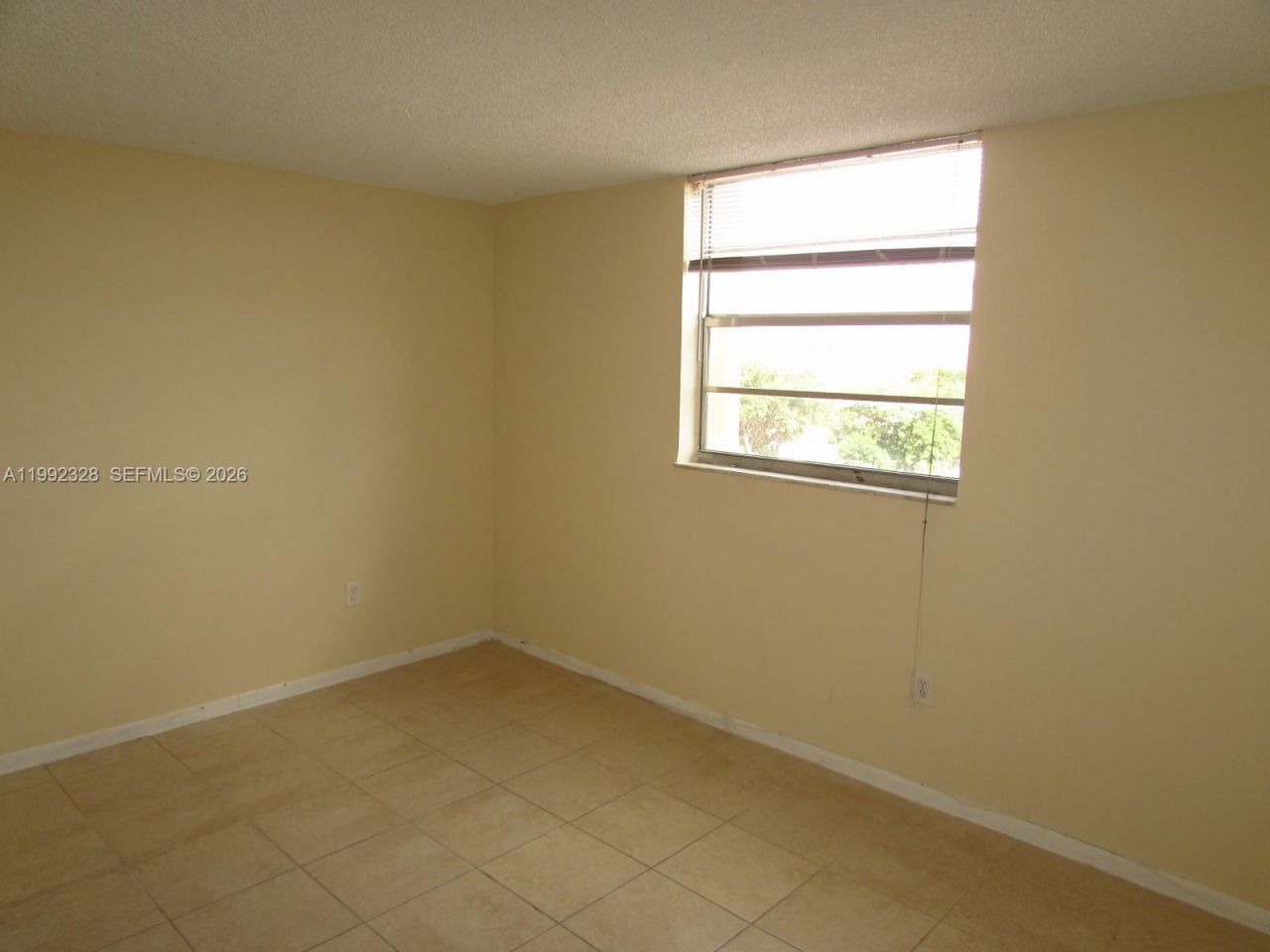 10090 NW 80th Ct, Unit 1560, Hialeah Gardens, FL 33016 Photo