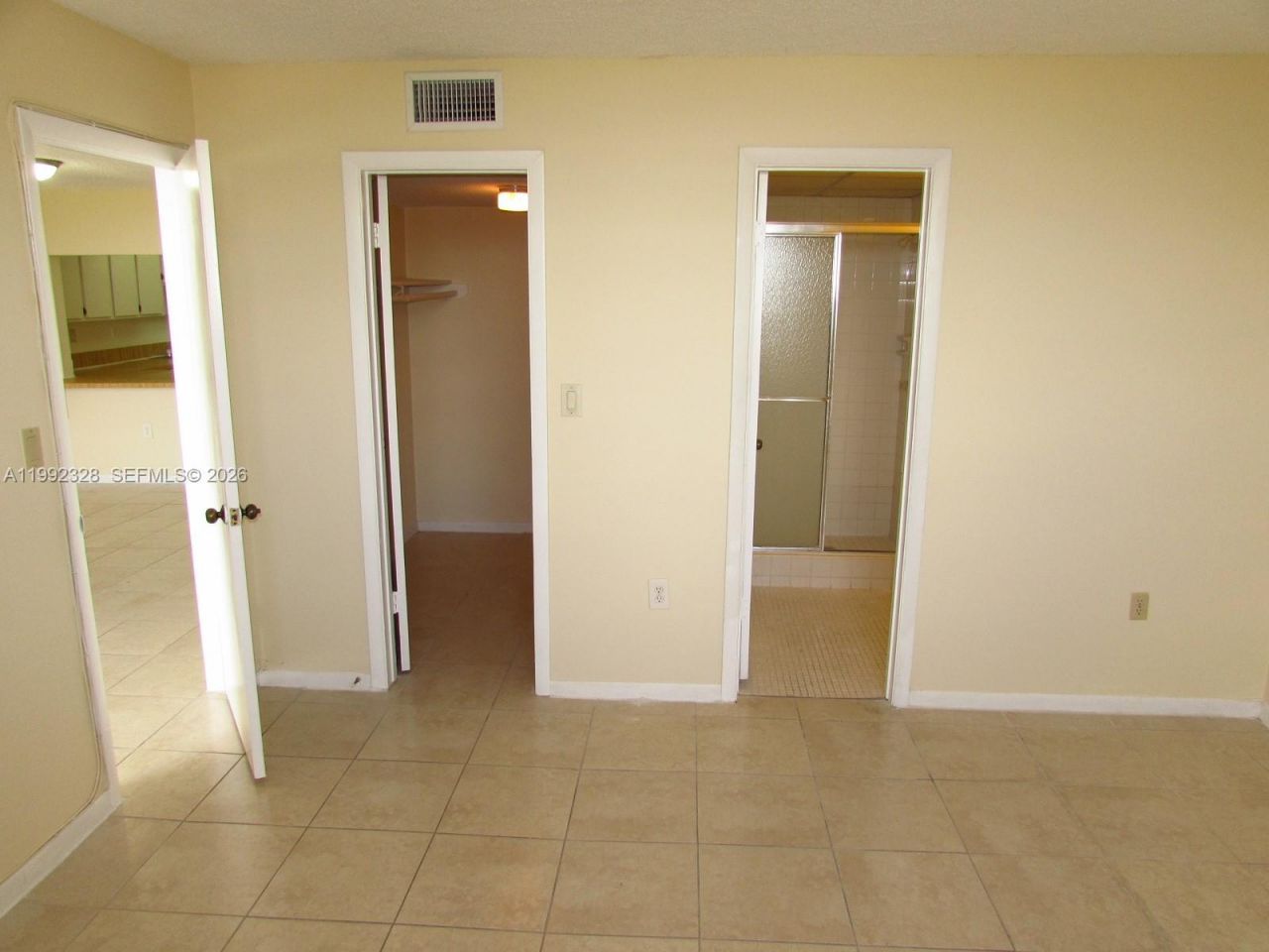10090 NW 80th Ct, Unit 1560, Hialeah Gardens, FL 33016 Photo