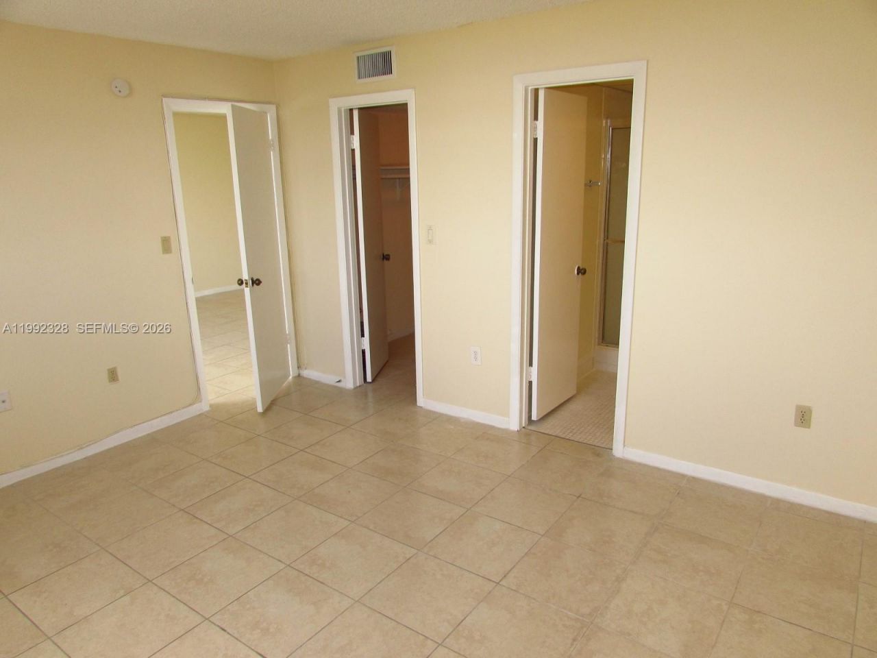 10090 NW 80th Ct, Unit 1560, Hialeah Gardens, FL 33016 Photo