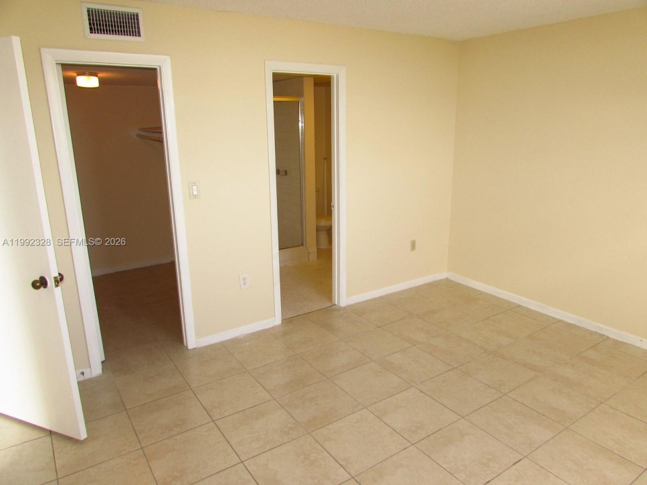 10090 NW 80th Ct, Unit 1560, Hialeah Gardens, FL 33016 Photo