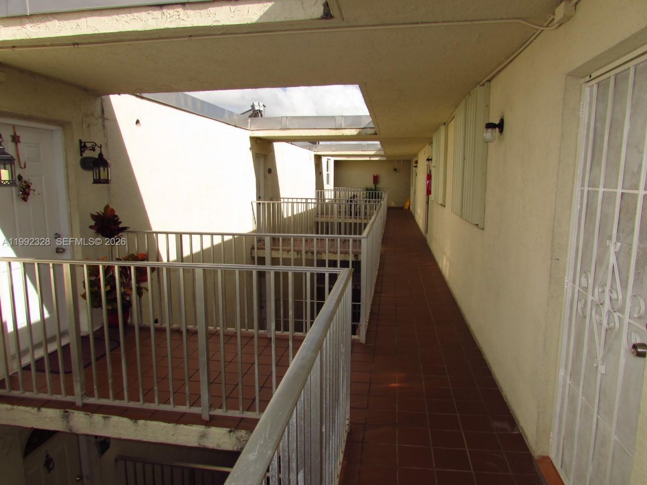 10090 NW 80th Ct, Unit 1560, Hialeah Gardens, FL 33016 Photo