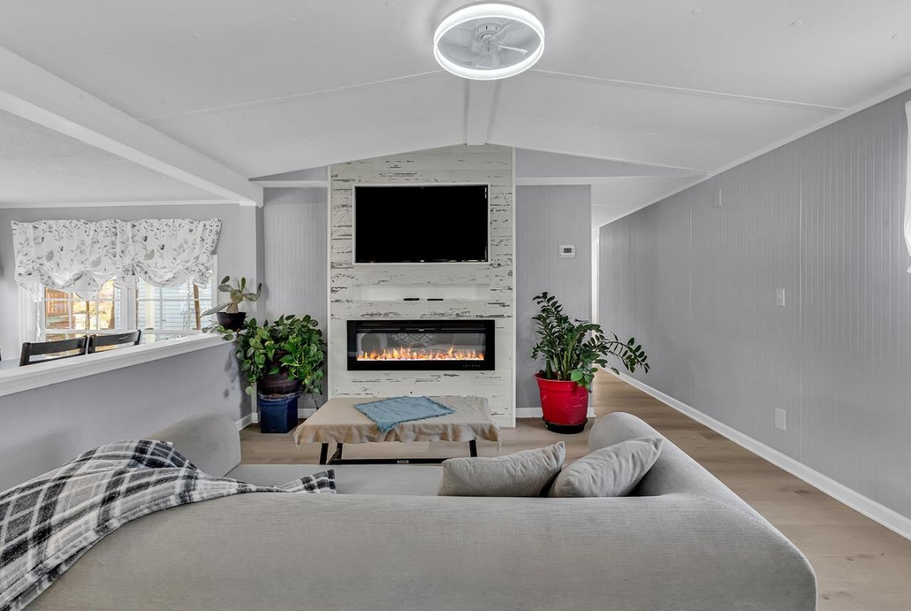 170 Braddock Ct.  Photo 12