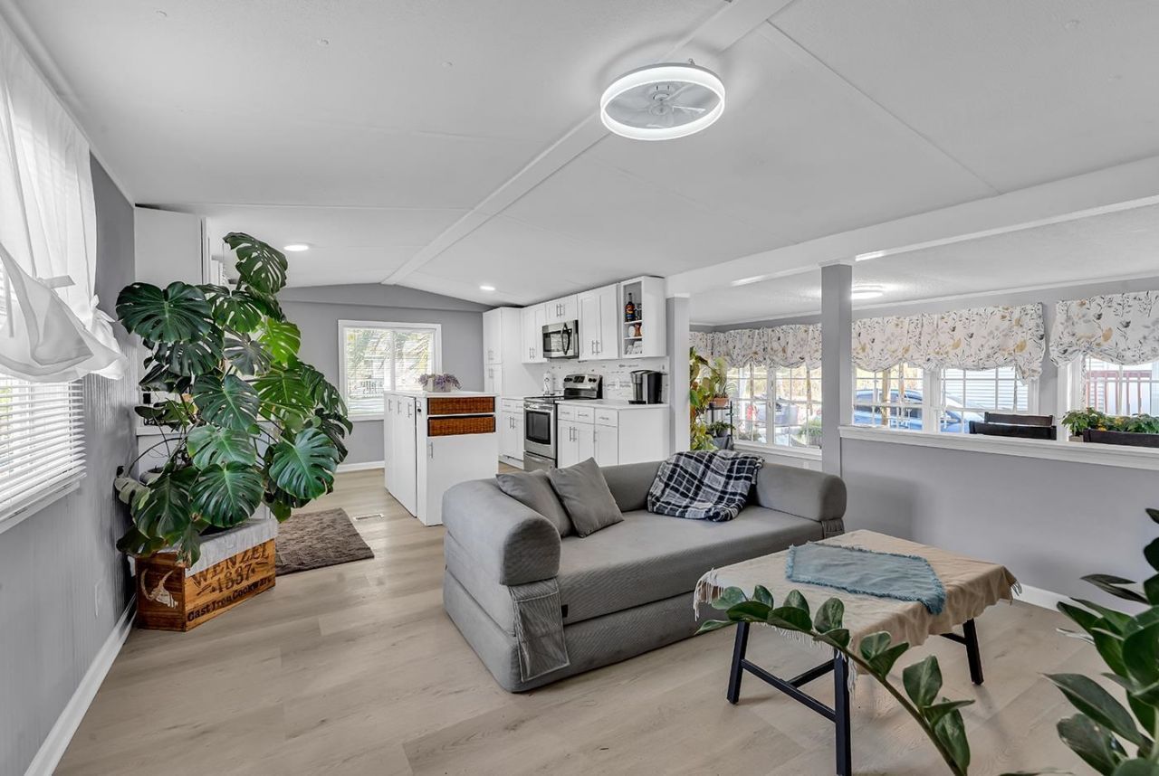 170 Braddock Ct.  Photo 13