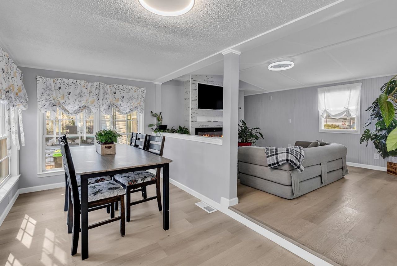 170 Braddock Ct.  Photo 4