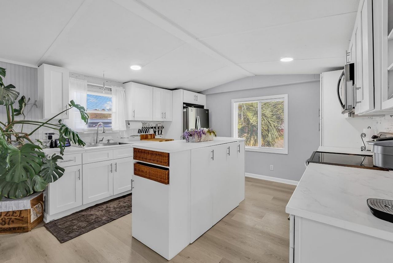 170 Braddock Ct.  Photo 7