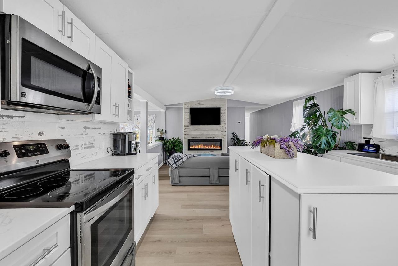 170 Braddock Ct.  Photo 9