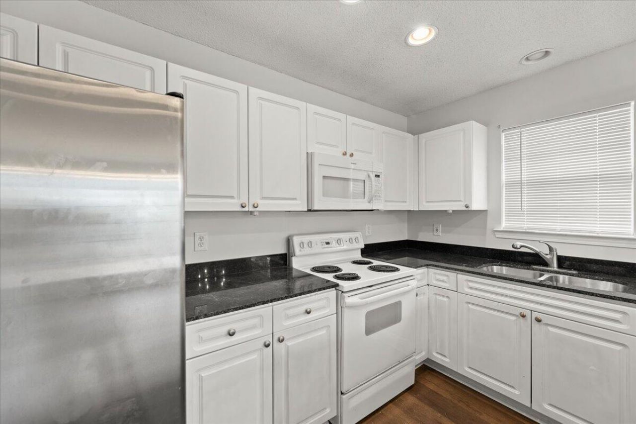 1669 Baltusrol Lane Photo 7