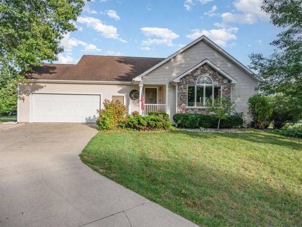 48799 Wentworth Drive, Mattawan, MI 49071