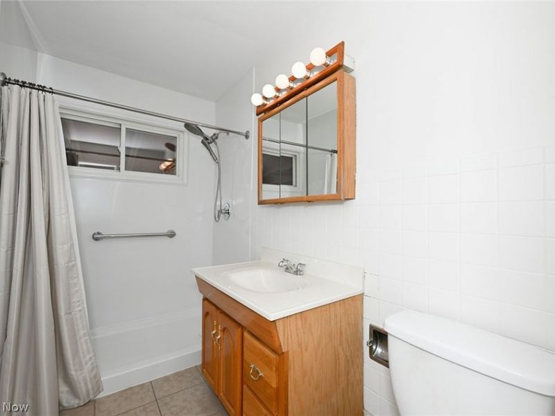 6369 Eldridge Boulevard , Bedford Heights, OH 44146 Photo 18