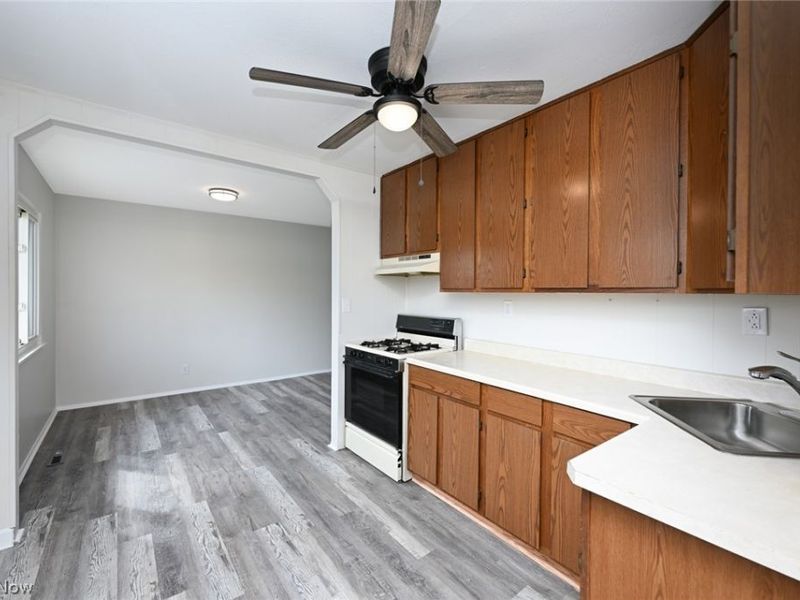 6369 Eldridge Boulevard , Bedford Heights, OH 44146 Photo 9