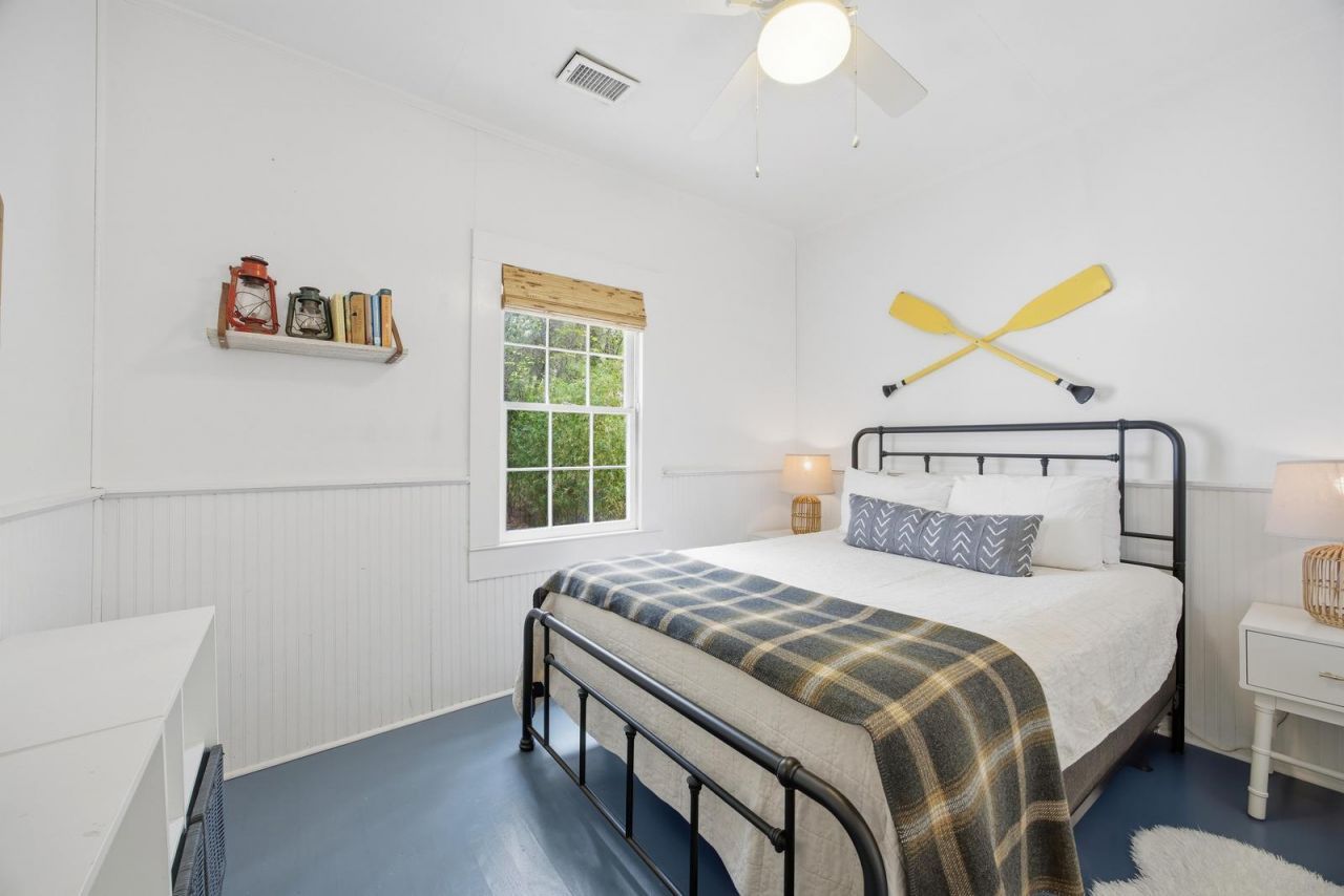 214 E Huron Avenue Photo 16