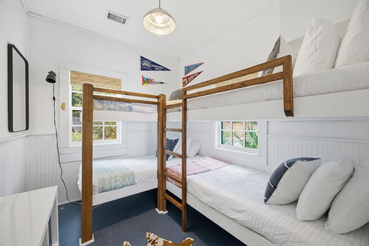 214 E Huron Avenue Photo 19