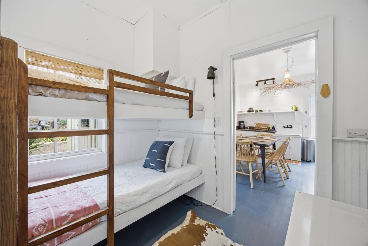 214 E Huron Avenue Photo 20