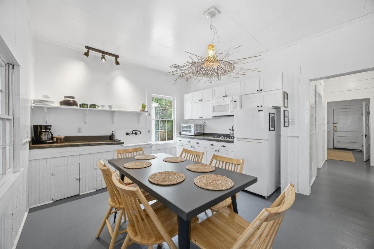 214 E Huron Avenue Photo 22