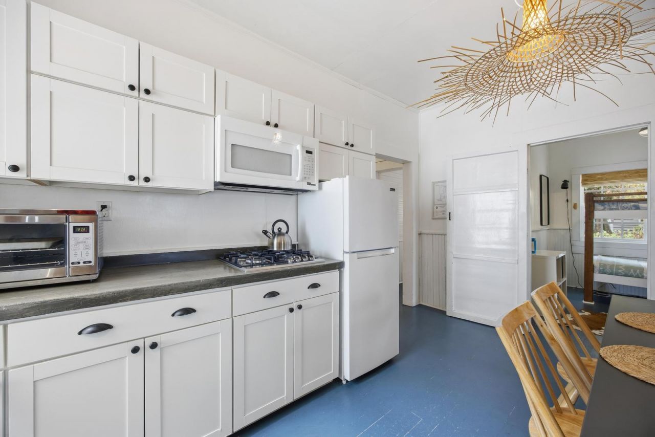 214 E Huron Avenue Photo 24