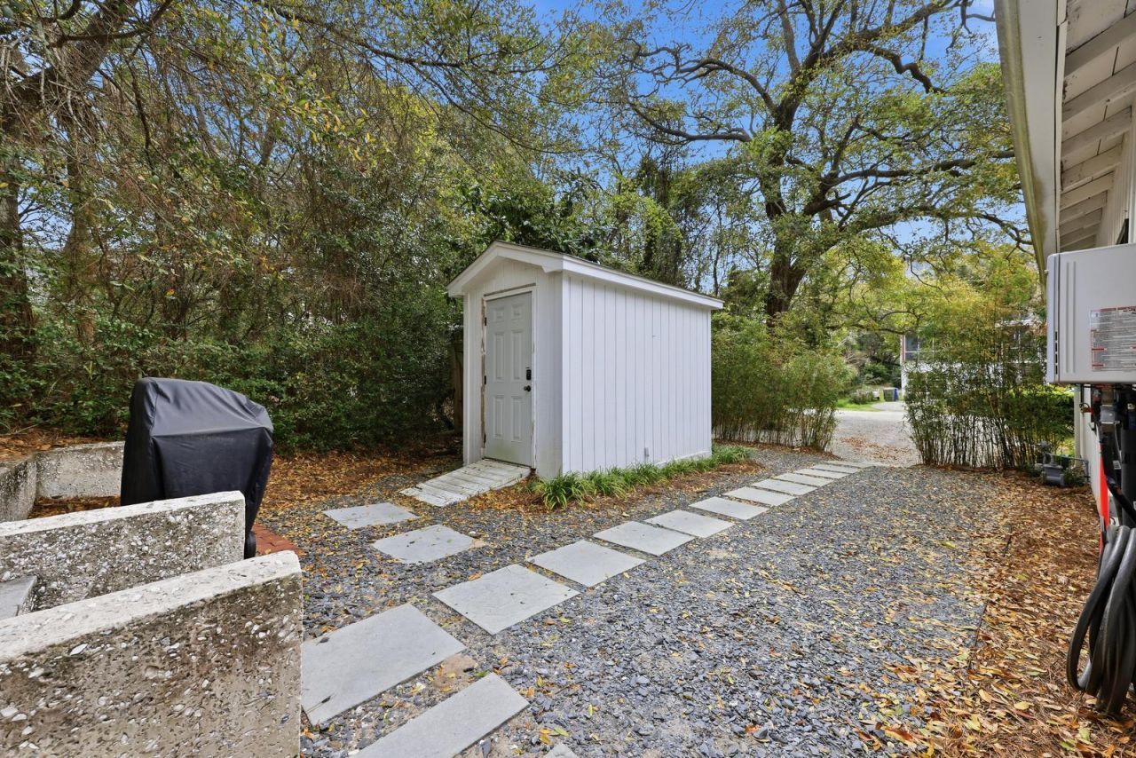 214 E Huron Avenue Photo 31