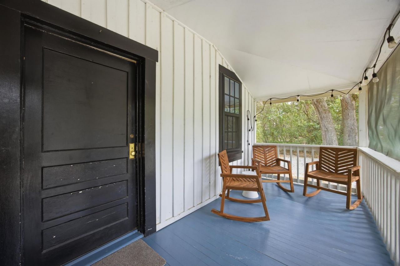 214 E Huron Avenue Photo 7