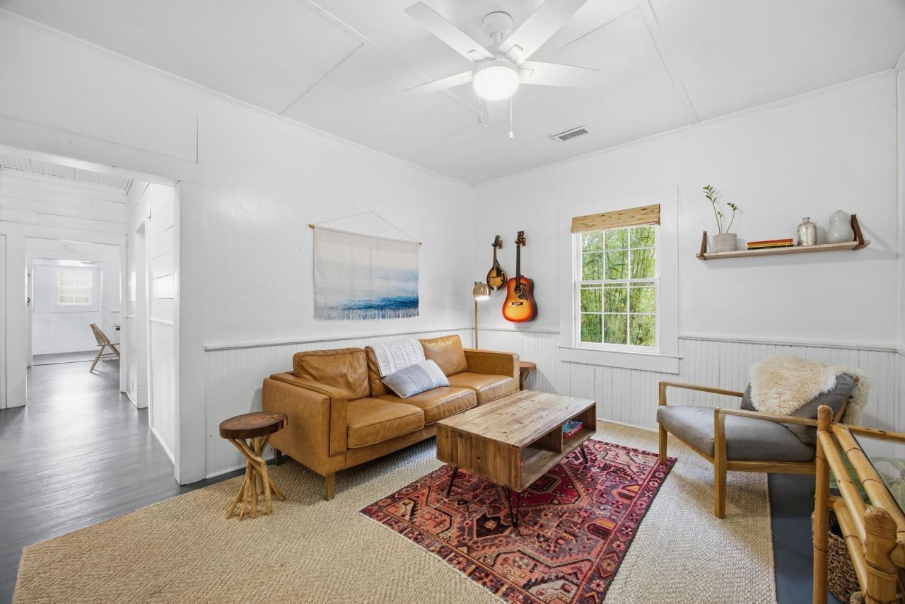 214 E Huron Avenue Photo 9