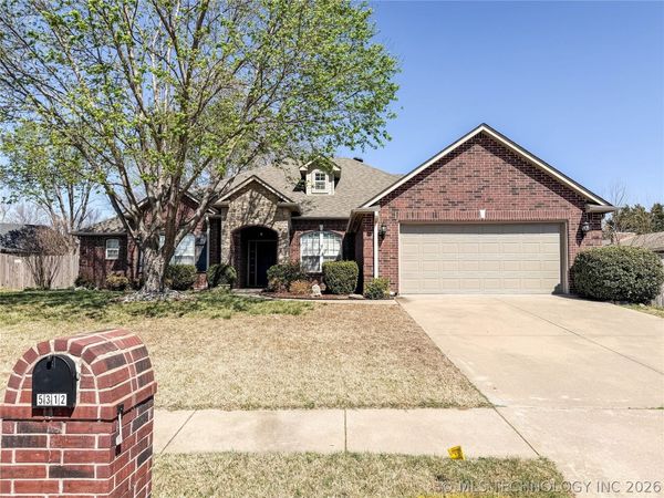 5312 Richmond Drive , Bartlesville, OK 74006