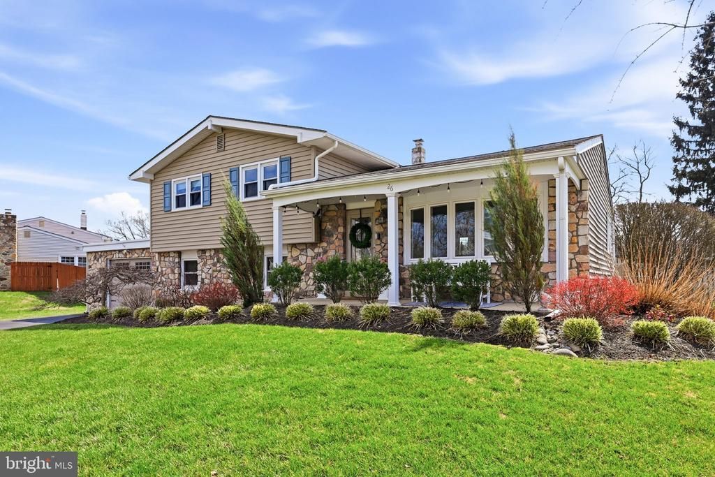 26 WOOD LANE , MALVERN, PA 19355