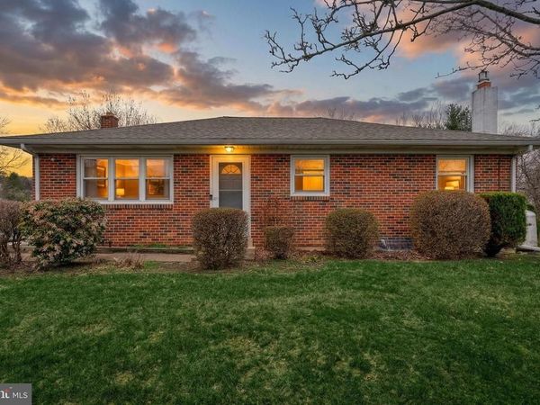 6336 BLUE FLAG AVENUE , HARRISBURG, PA 17112