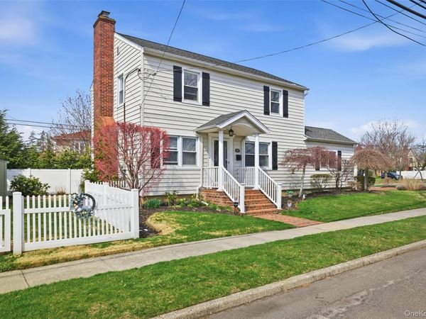 2450 Yorktown ST , Oceanside, NY 11572