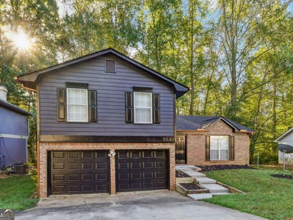 728 Stonebridge Crescent, Lithonia, GA 30058