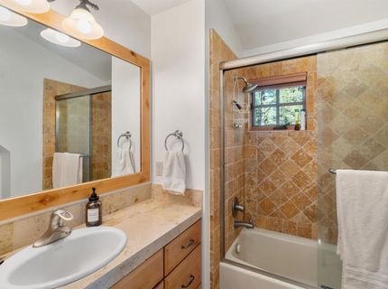 604 Ej Brickell, Truckee, CA 96161 Photo