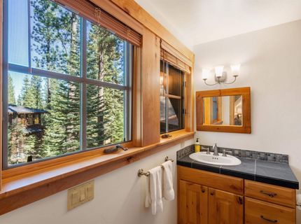 604 Ej Brickell, Truckee, CA 96161 Photo