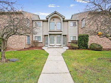 42461 LILLEY POINTE Drive, CANTON, MI 48187