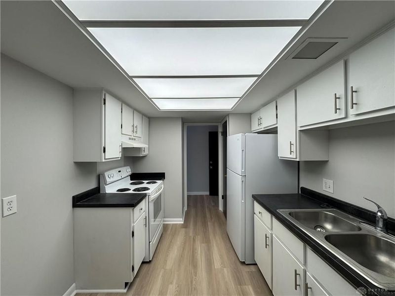 30 Poinciana Drive, Unit 6, Dayton, OH 45459 Photo 7