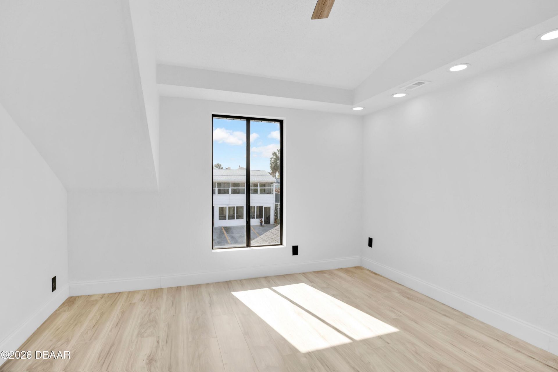 207 S Oleander Avenue, Daytona Beach, FL 32118 Photo