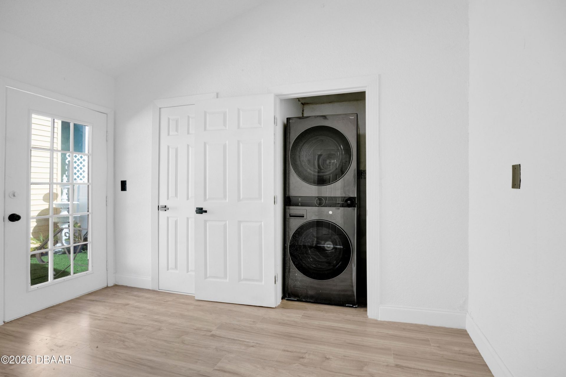 207 S Oleander Avenue, Daytona Beach, FL 32118 Photo