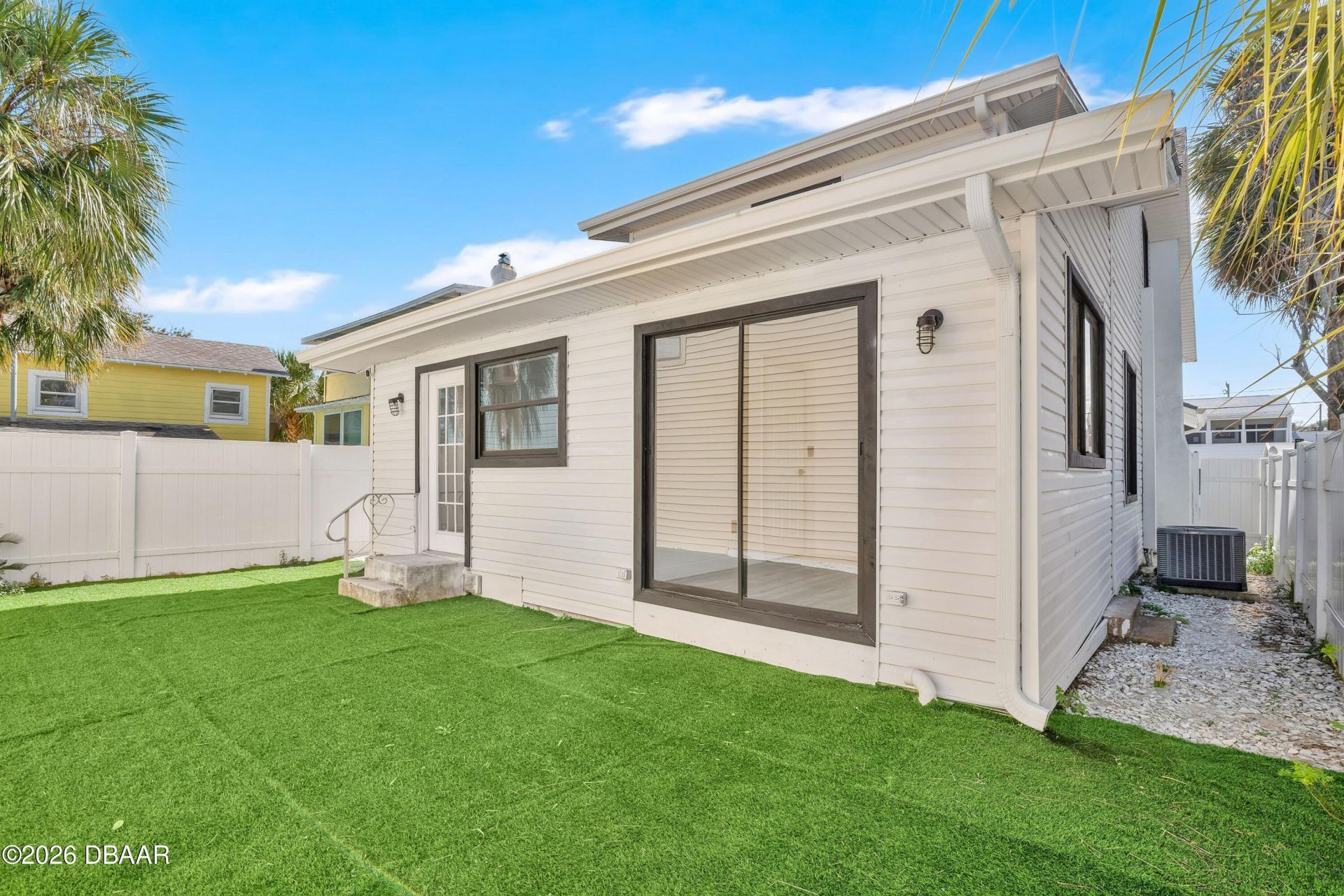 207 S Oleander Avenue, Daytona Beach, FL 32118 Photo