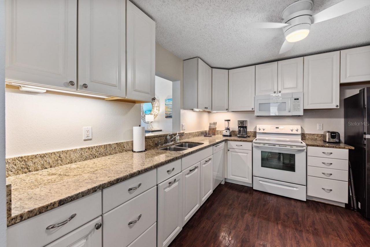 5656 Ashton Lake Drive, Unit 5656, Sarasota, FL 34231 Photo