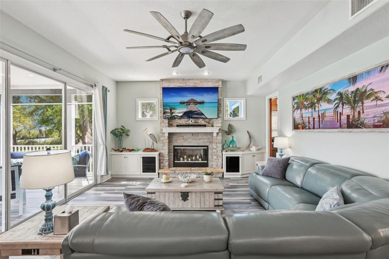 8107 Sierra Manor Lane, Tampa, FL 33635 Photo