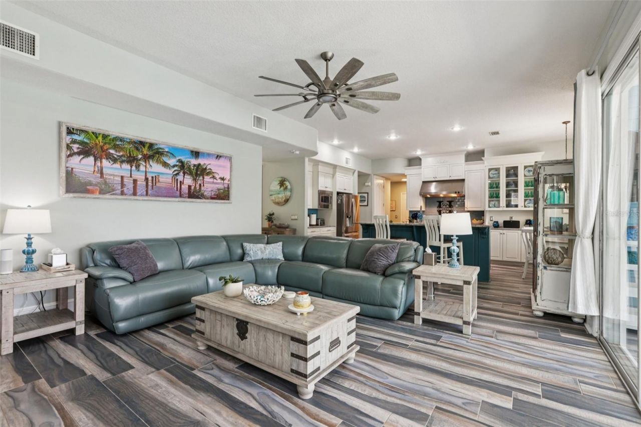 8107 Sierra Manor Lane, Tampa, FL 33635 Photo