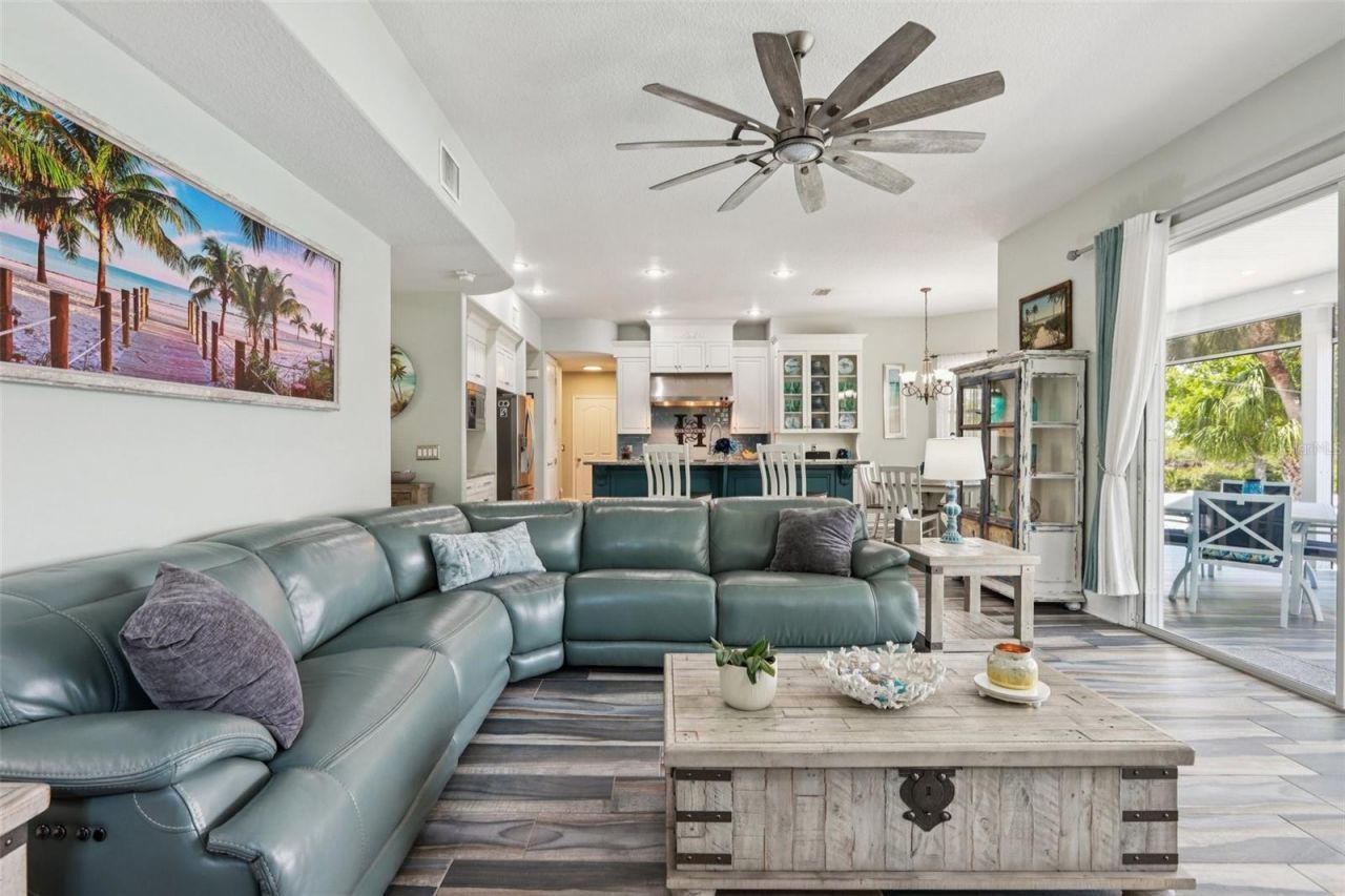 8107 Sierra Manor Lane, Tampa, FL 33635 Photo