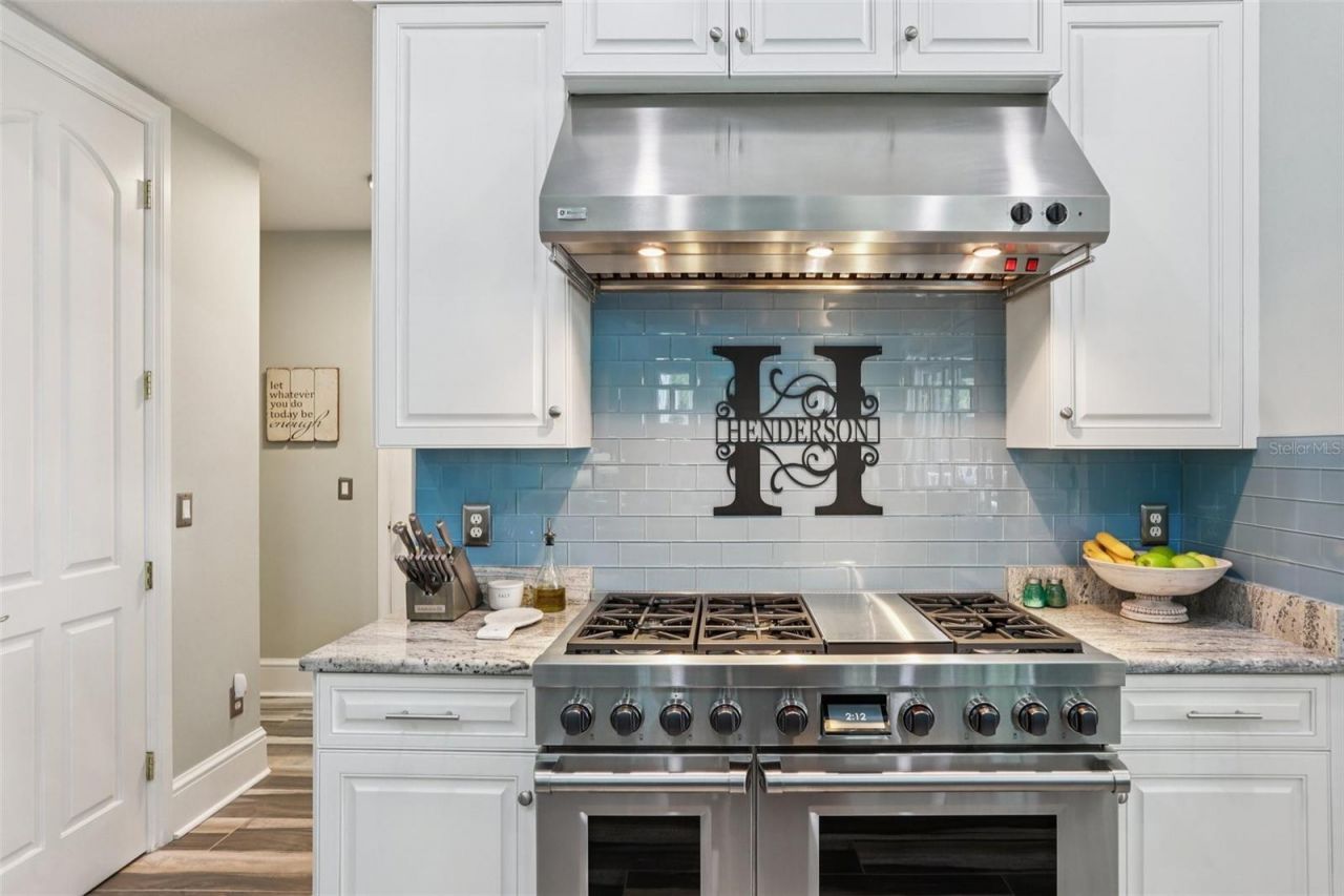 8107 Sierra Manor Lane, Tampa, FL 33635 Photo