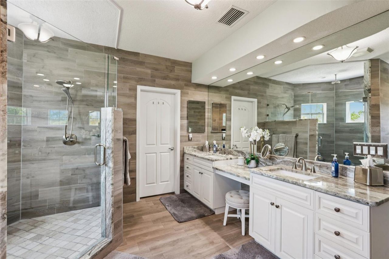 8107 Sierra Manor Lane, Tampa, FL 33635 Photo