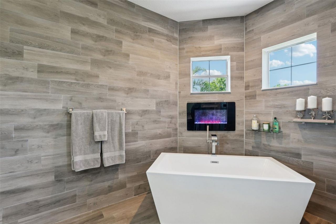 8107 Sierra Manor Lane, Tampa, FL 33635 Photo