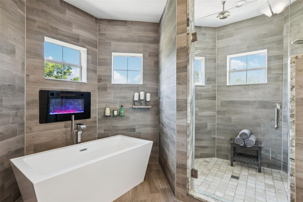 8107 Sierra Manor Lane, Tampa, FL 33635 Photo