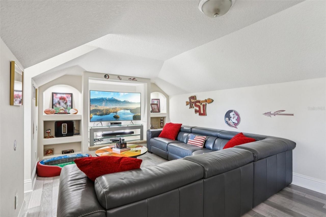 8107 Sierra Manor Lane, Tampa, FL 33635 Photo