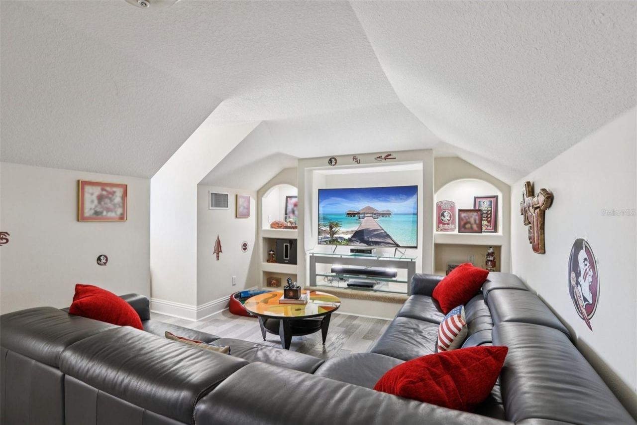 8107 Sierra Manor Lane, Tampa, FL 33635 Photo